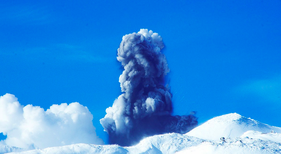 explosion-volcan-rusia