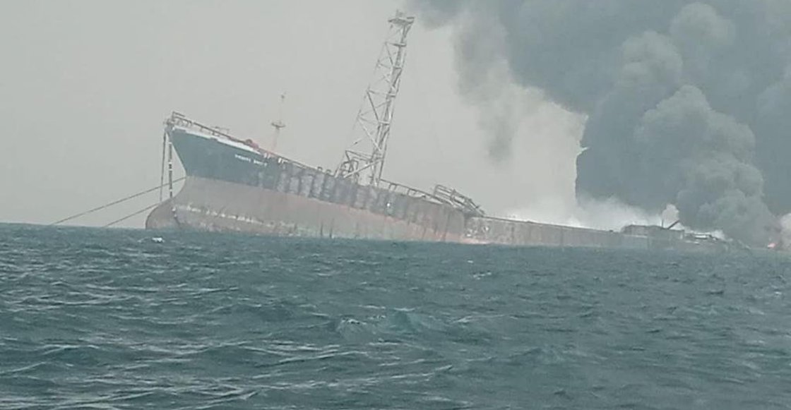 explota-buque-petrolero-costas-nigeria
