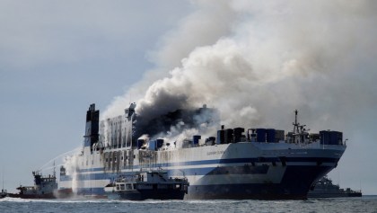 ferry-incendio-grecia