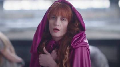Florence + The Machine reflexiona sobre ser mujer en su nueva rola "King"