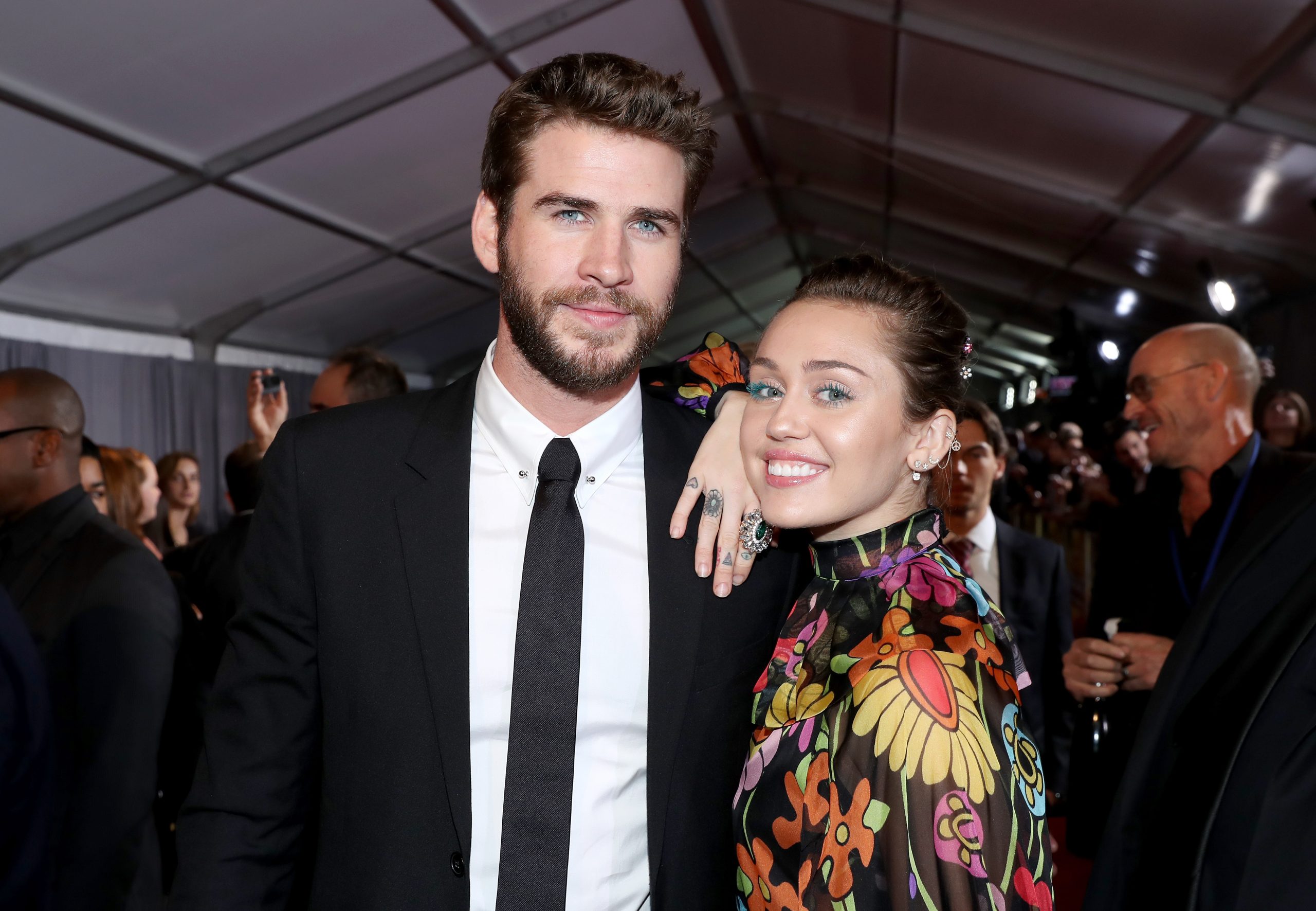 Chismecito del bueno: El hilo que explicó la intensa relación de Miley Cyrus y Liam Hemsworth