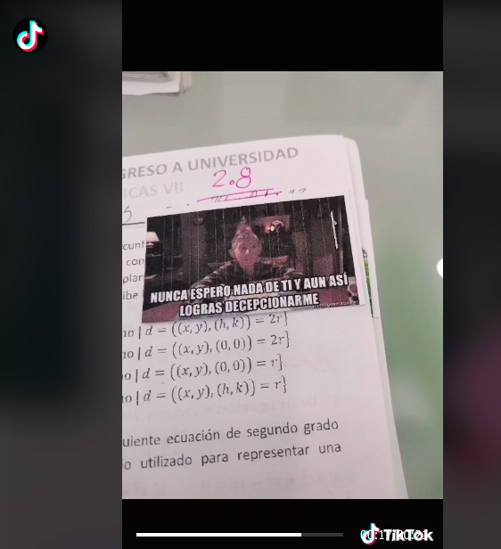 Profes divertidos: Maestro califica exámenes con memes y se hace viral en TikTok