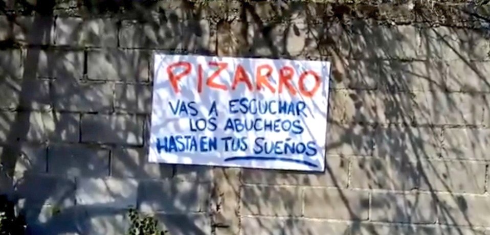 Mantas contra Rayados