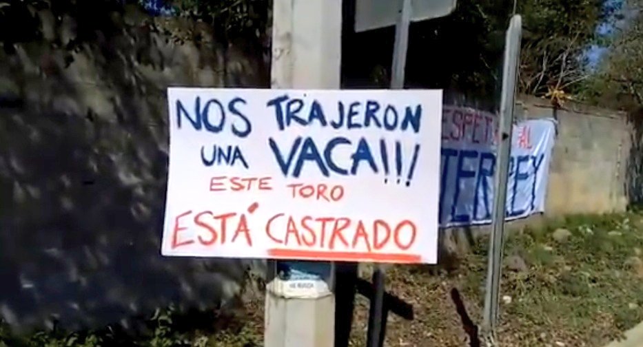 Mantas contra Rayados