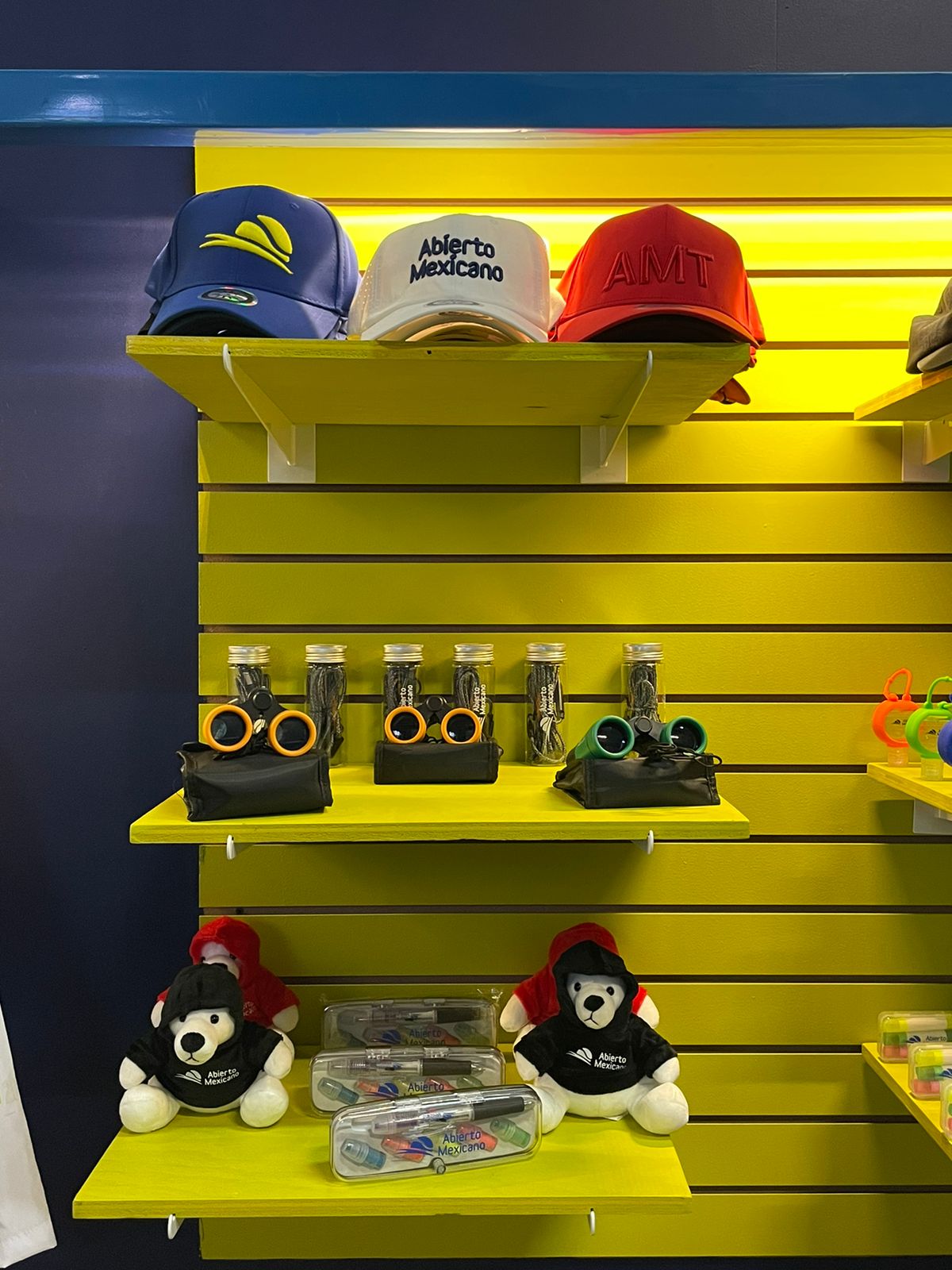 ¿Cuánto cuestan las raquetas de Nadal, souvenirs, comidas y bebidas en el Abierto Mexicano de Tenis?