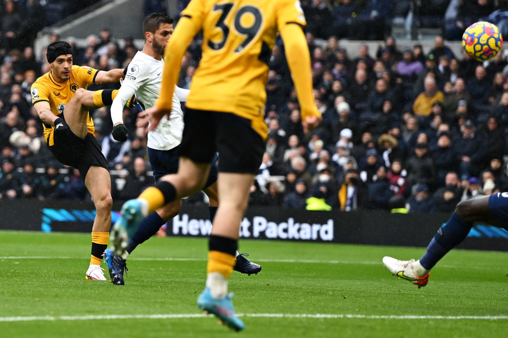 ¡Sííí señooor! Checa el golazo de Raúl Jiménez ante el Tottenham en la Premier League