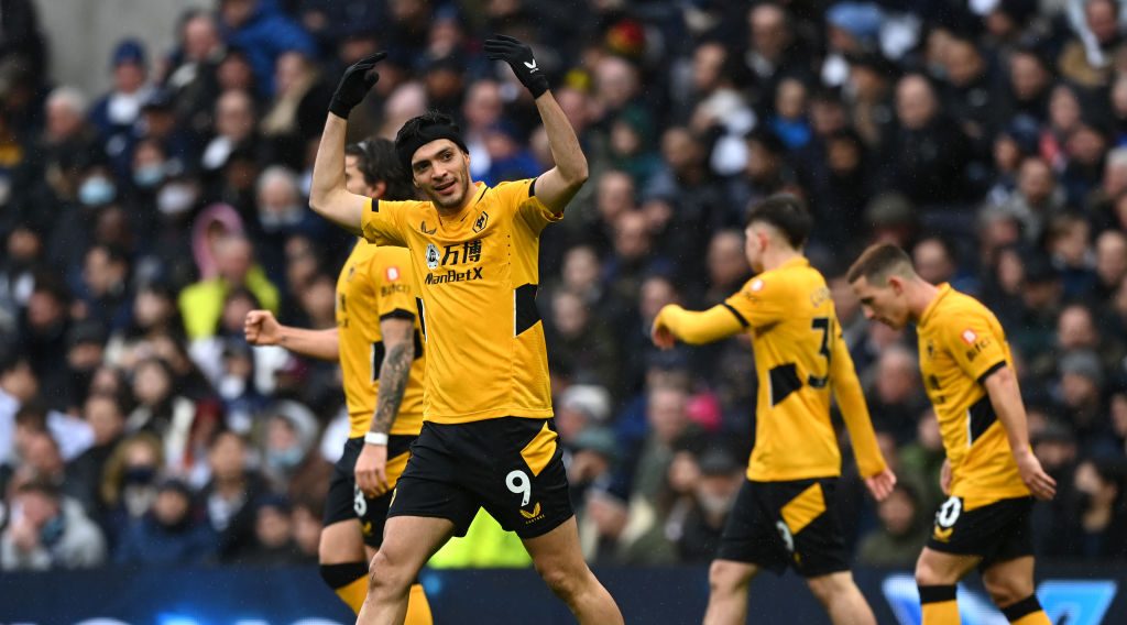 ¡Sííí señooor! Checa el golazo de Raúl Jiménez ante el Tottenham en la Premier League
