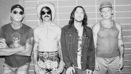 Red Hot Chili Peppers (con John Frusciante) anuncia nuevo disco con la rola "Black Summer"
