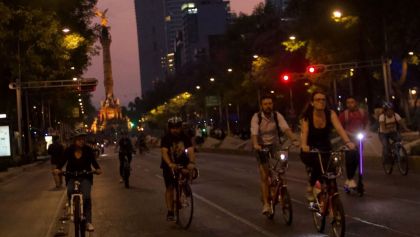 Paseo nocturno en bicicleta en la Ciudad de México