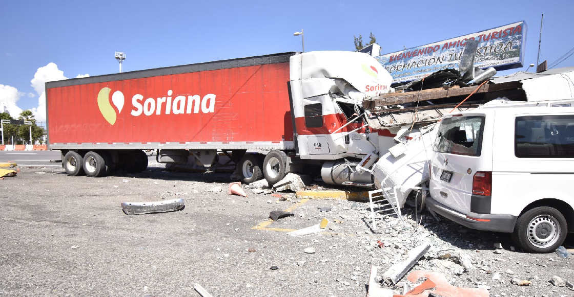 Soriana presentará denuncia por el robo del tráiler que normalistas usaron para atacar a la GN