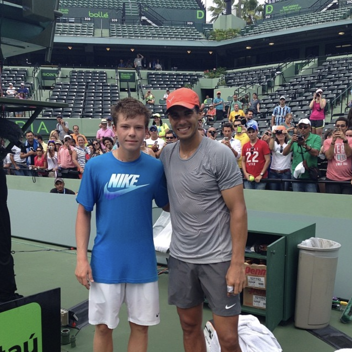 Ropa prestada y calambres: La travesía de Stefan Kozlov para enfrentar a Nadal en Acapulco