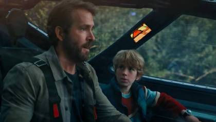 Ryan Reynolds viaja en el tiempo en el emocionante tráiler de 'The Adam Project' de Netflix