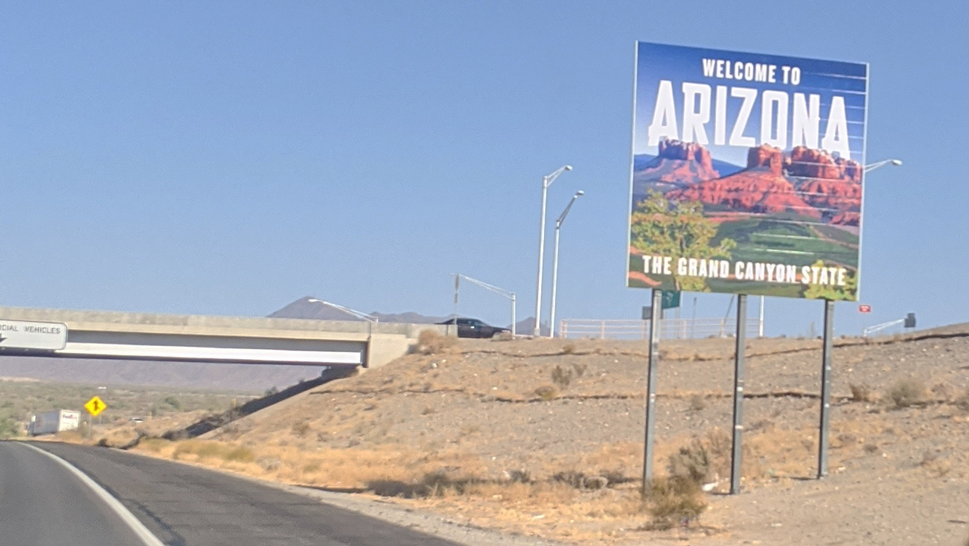 Letrero bienvenidos a Arizona