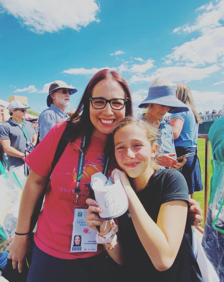 “Gracias diosito”: La emotiva reacción de una niña mexicana tras recibir el autógrafo de Rafael Nadal