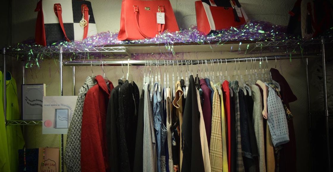 bazar-valientes-refugio-mujeres-marchando-8m-centro-historico-donde-conseguir-ayuda-agua-comida-internet-1