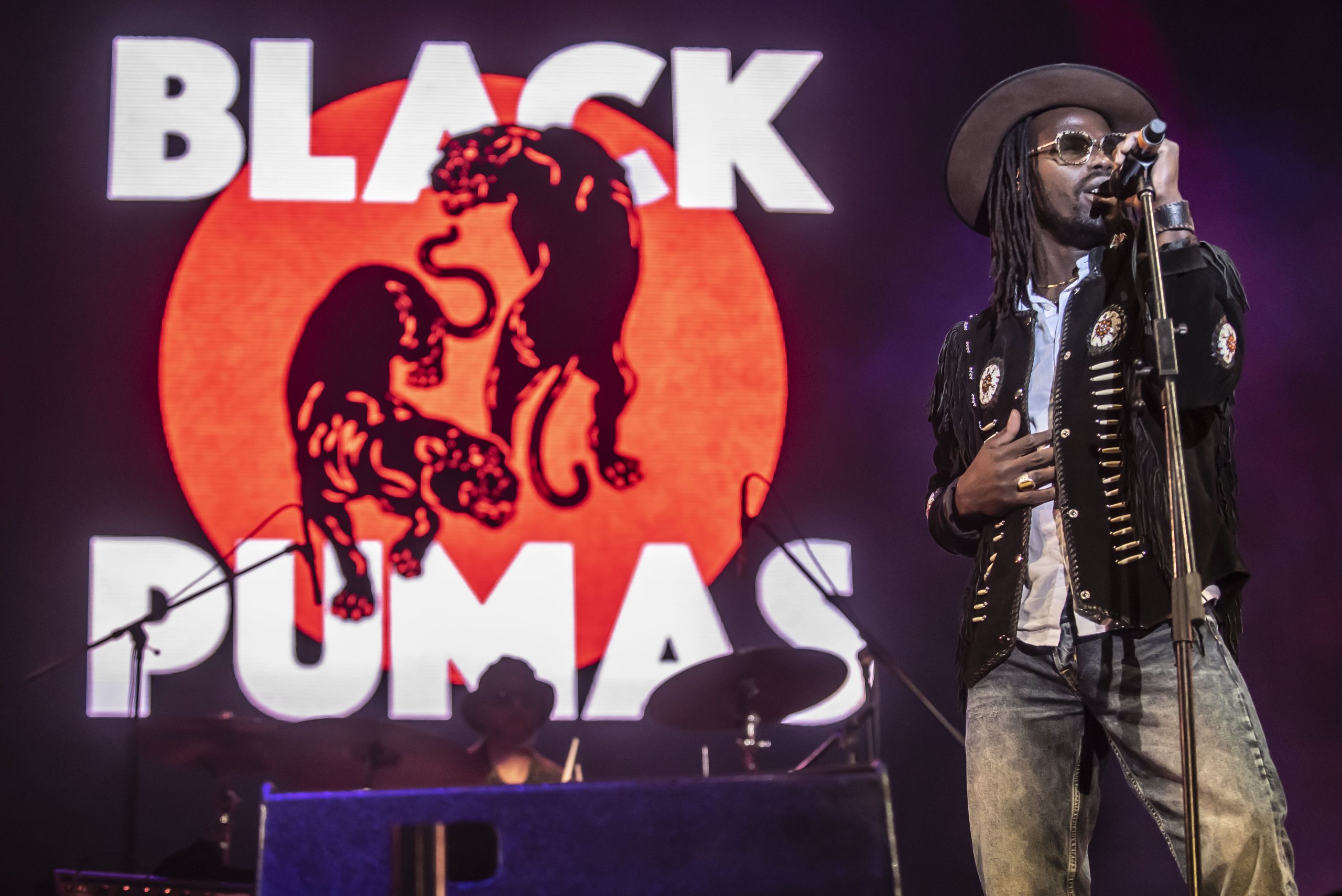 Black Pumas trajo todo el sonido y la vibra retro al Vive Latino 2022