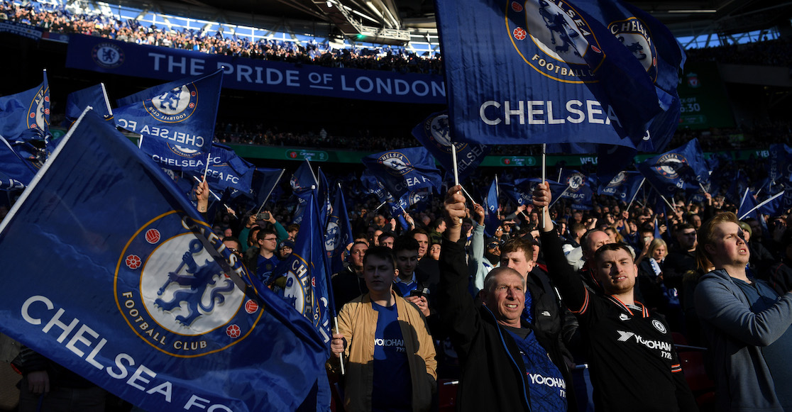 Aficionados del Chelsea aceptan falta de títulos y dinero a cambio de que el equipo sobreviva