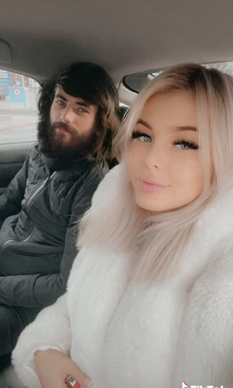 Joven cuenta cómo se enamoró y formó una familia con un hombre en situación de calle