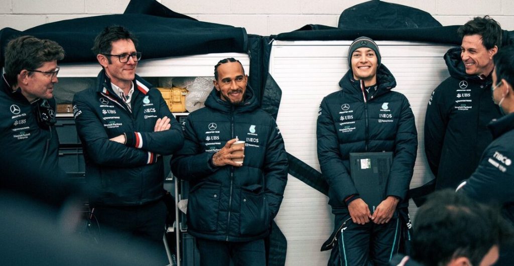 Ay ajá: Dice Lewis Hamilton que Mercedes no peleará por ganar en el arranque de temporada de F1