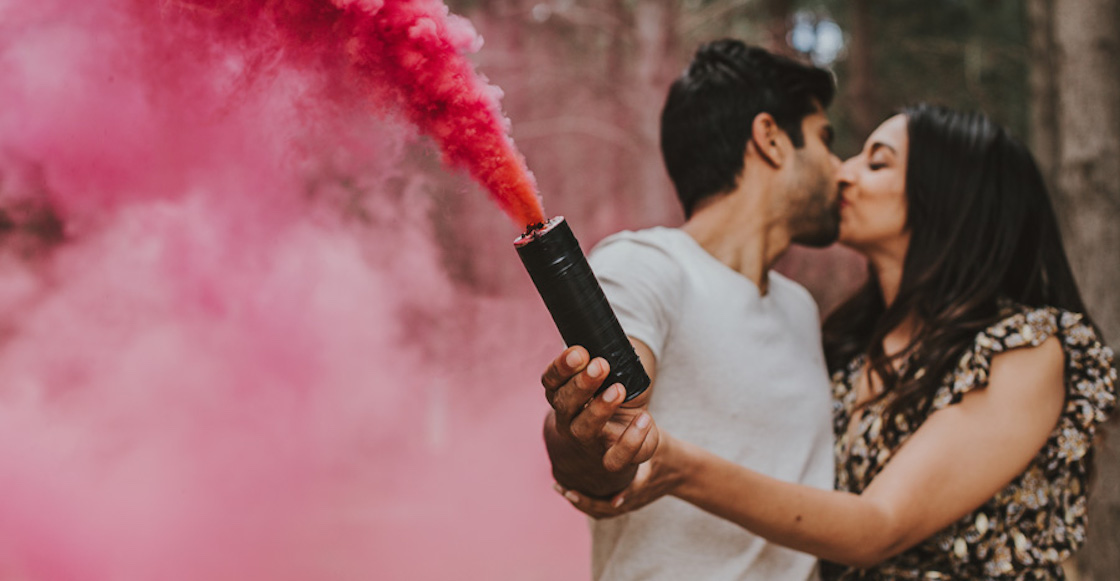 marti-batres-humo-colores-cohetones-mujeres-manifestantes-8m-ciudad-derechos-arsenal-misiles-kaboom-2