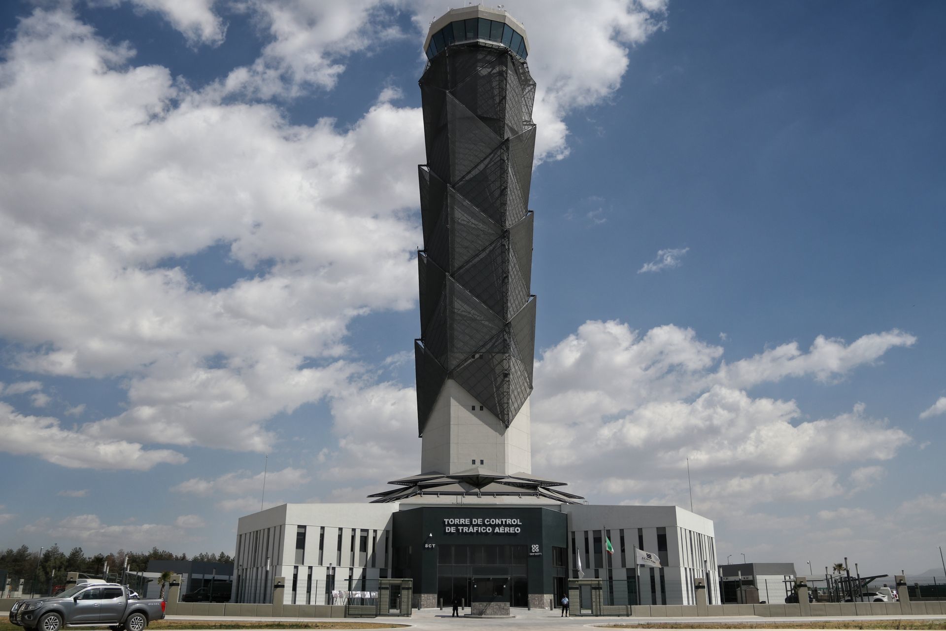 Muere trabajador tras caída de una trabe en obras de interconexión del AIFA