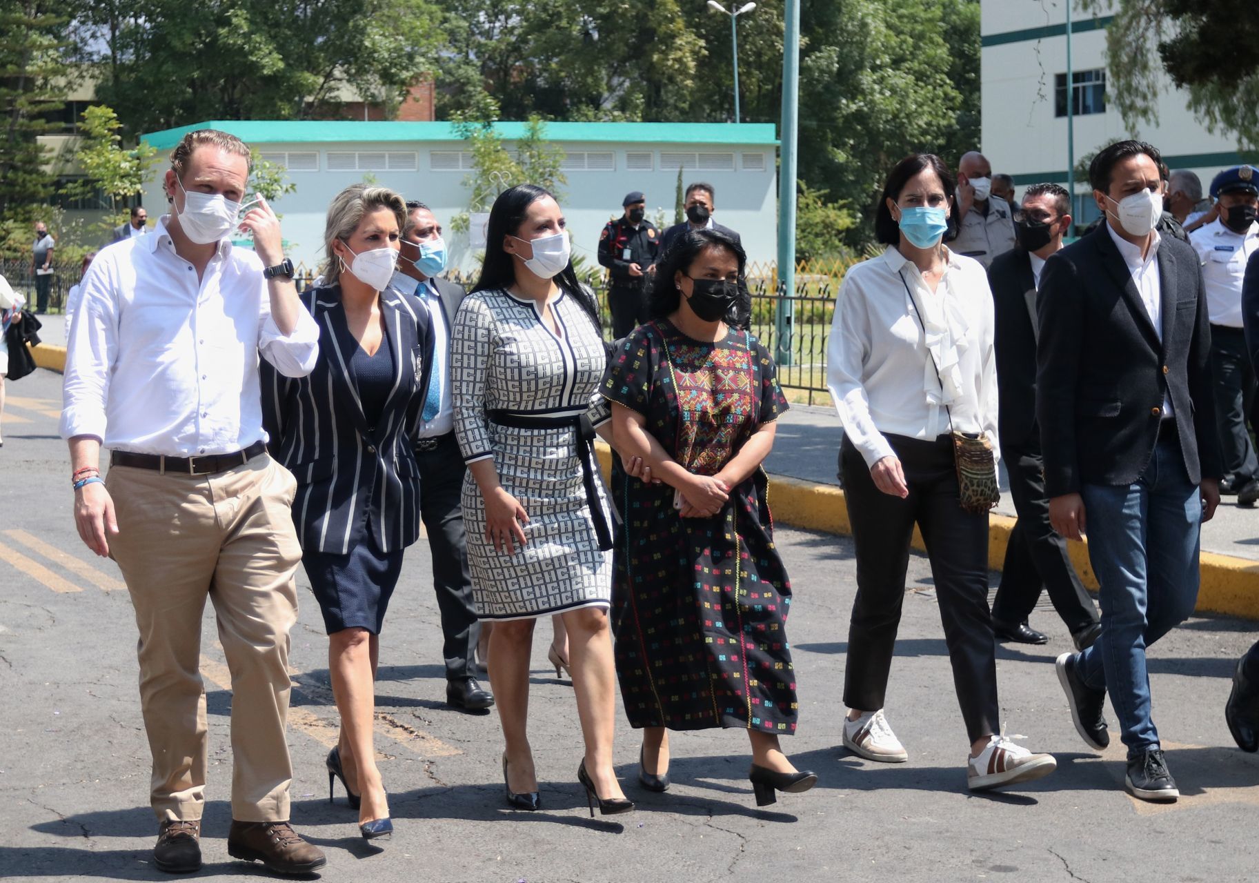 Policías no aceptan disculpa de Sandra Cuevas y FGJ la invalida