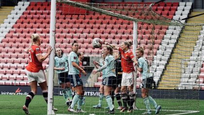 Pásale a ver el doblete de goles olímpicos de Katie Zelem en el ManU vs Leicester Femenil