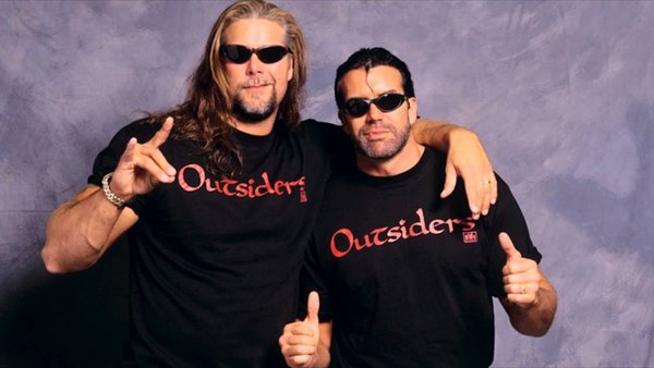 Kevin Nash y Scott Hall como The Outsiders