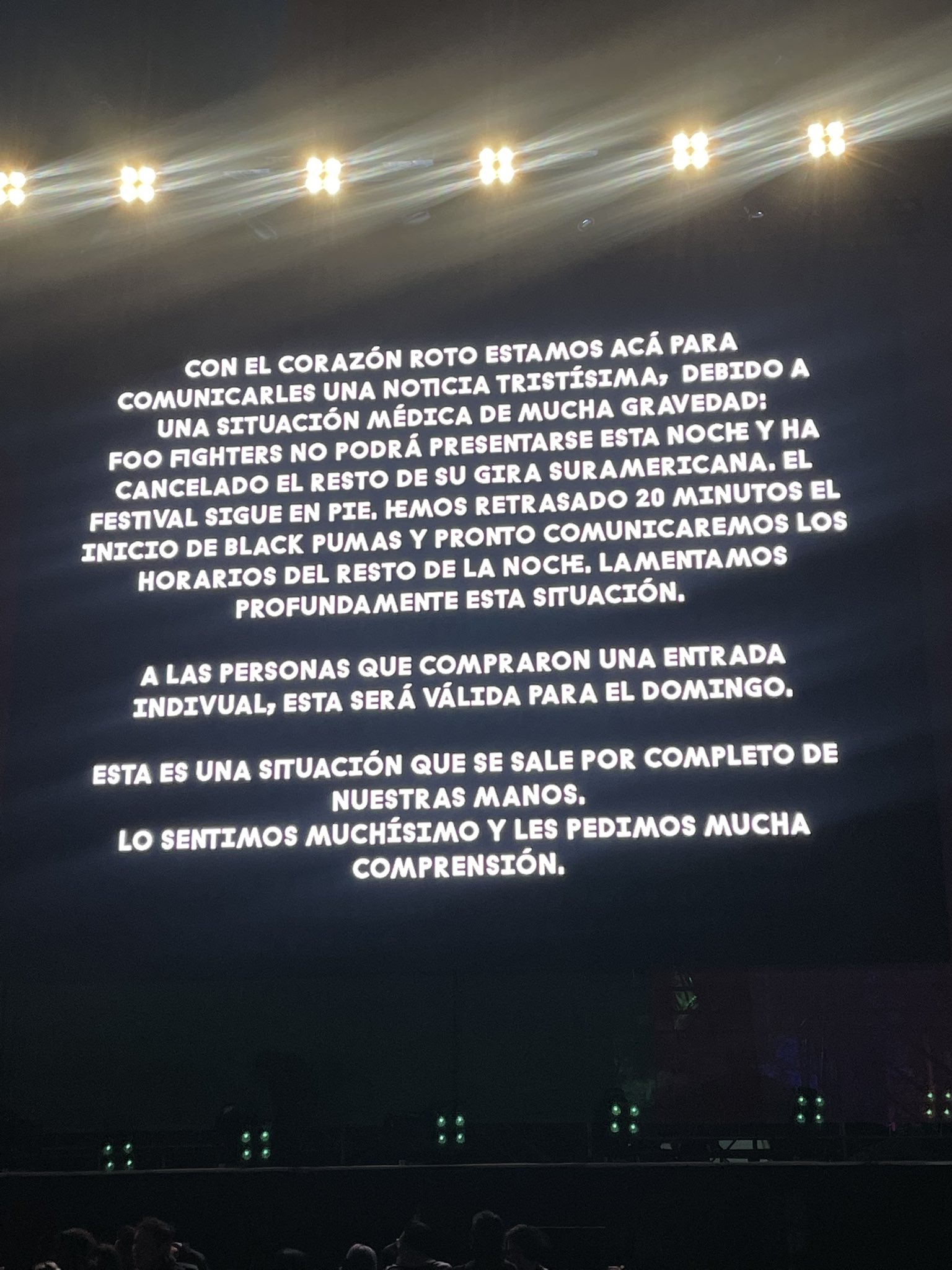 "My Hero": Encienden veladoras y recuerdan a Taylor Hawkins en el festival Estéreo Picnic