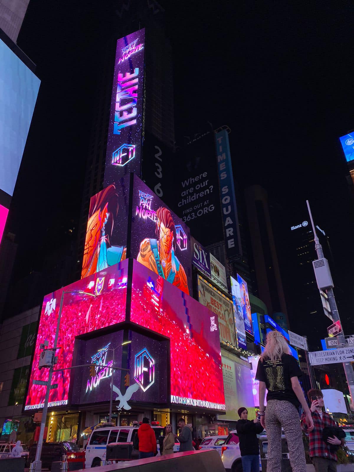 Así anunció Tecate Pa'l Norte su colección de NFT’s en Times Square
