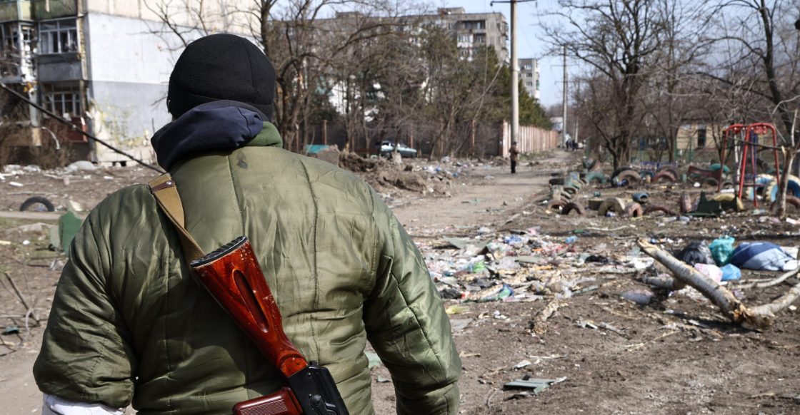 Ucrania denuncia bombardeo en escuela donde se refugiaban 400 civiles