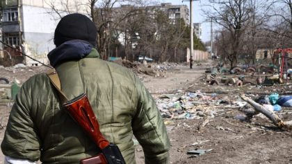 Ucrania denuncia bombardeo en escuela donde se refugiaban 400 civiles