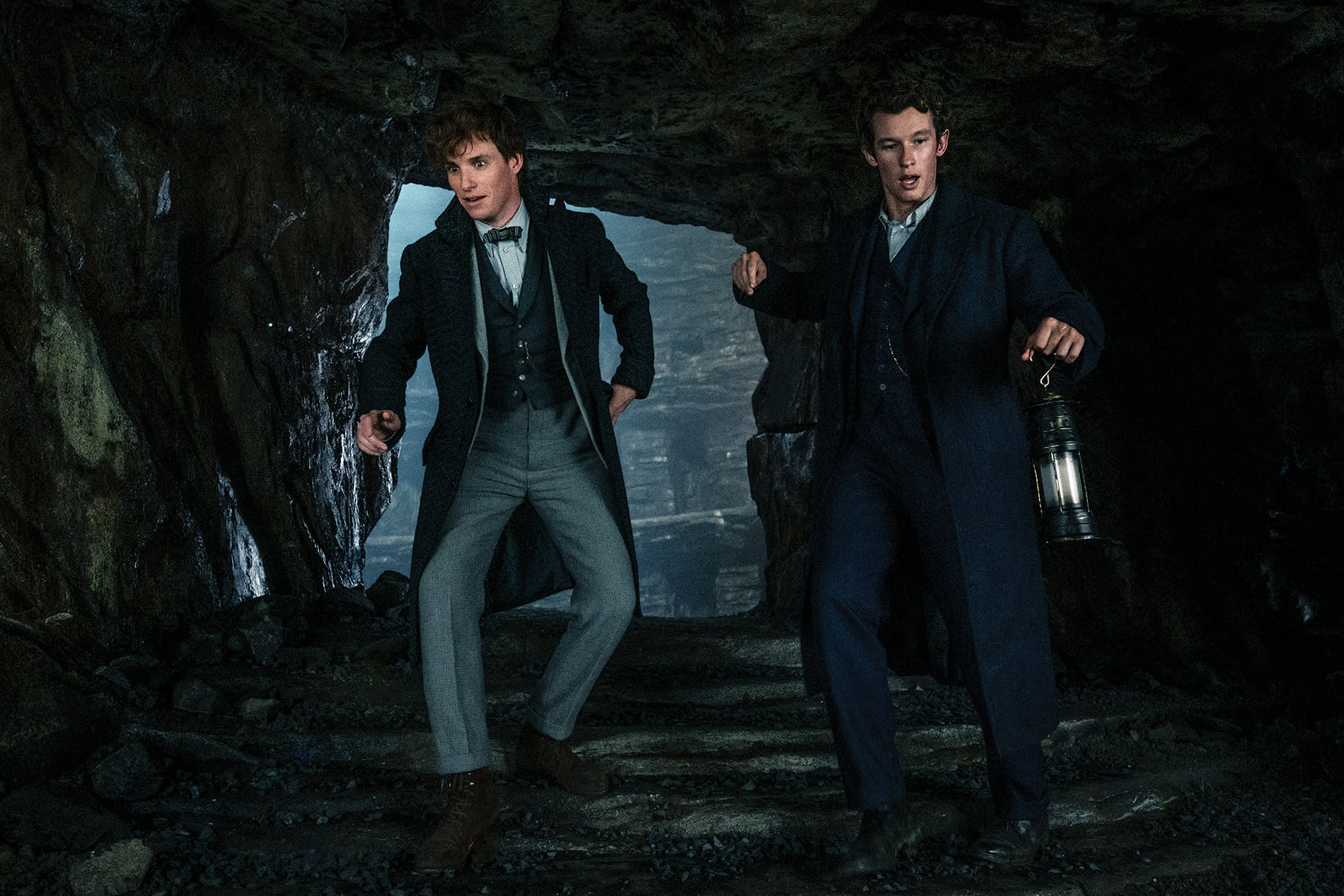 Eddie Redmayne y Callum Turner en 'Los secretos de Dumbledore'