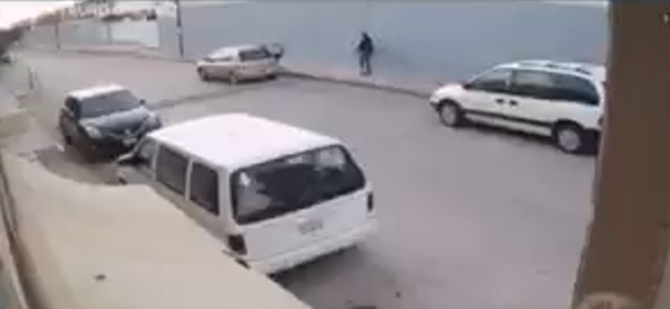 Captan presunto intento de secuestro de una mujer en pleno día