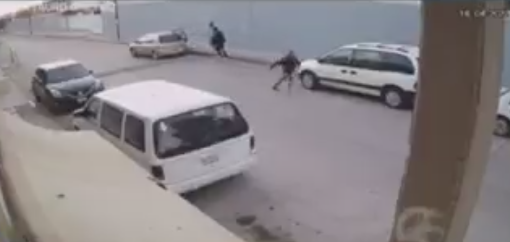 Captan presunto intento de secuestro de una mujer en pleno día