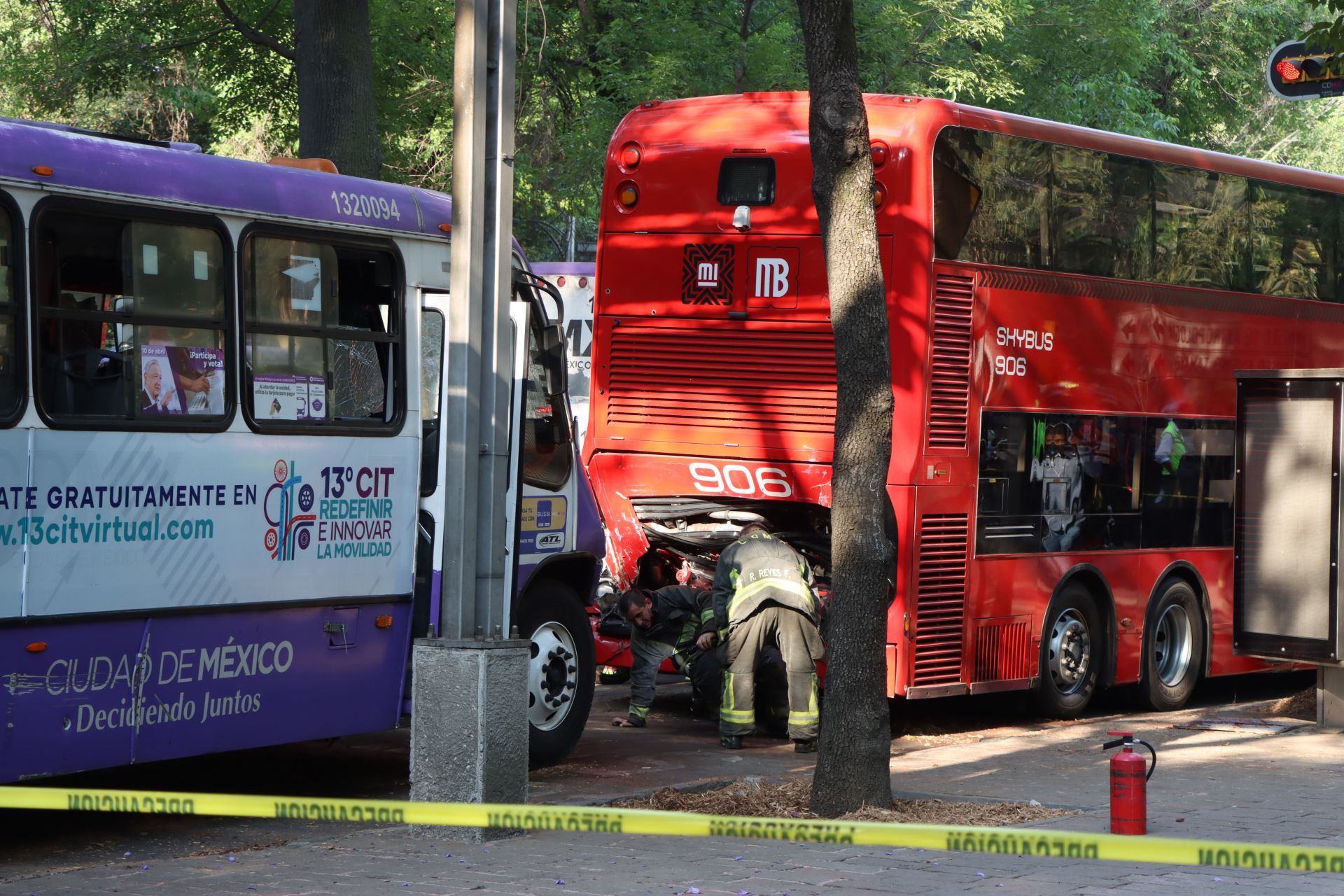 choque-metrobus-camion-reforma