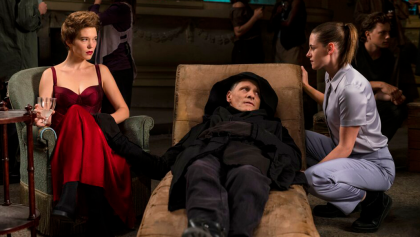 Léa Seydoux, Viggo Mortensen y Kristen Stewart en 'Crimes of the Future'