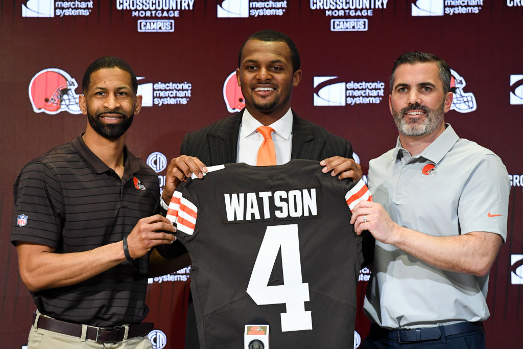Deshaun Watson con los Browns