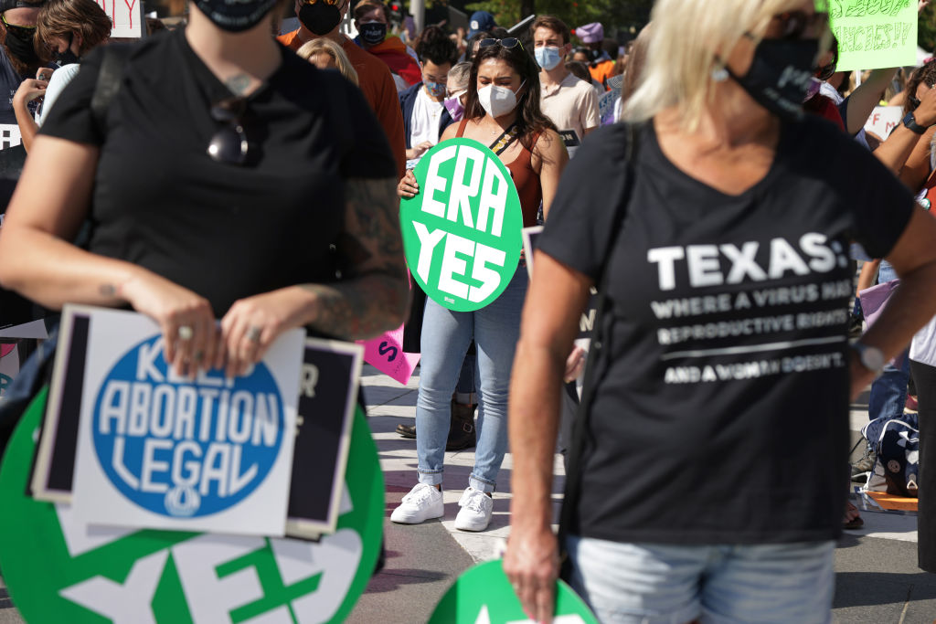 Arrestan en Texas a una mujer hispana por aborto espontáneo