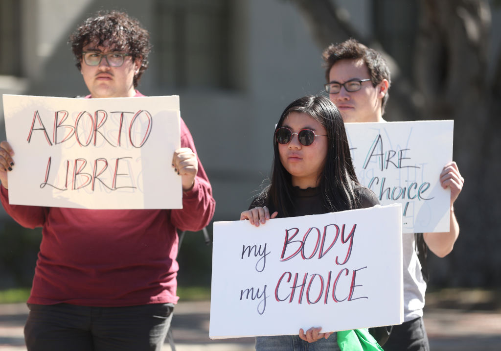 Arrestan en Texas a una mujer hispana por aborto espontáneo