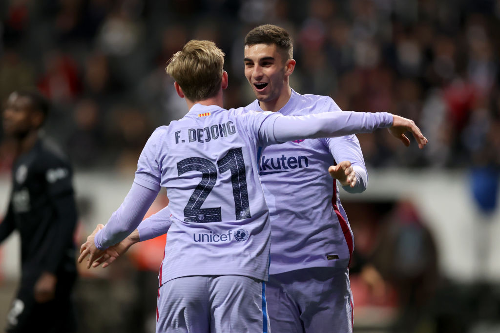 Frenkie de Jong y Ferran Torres del Barcelona