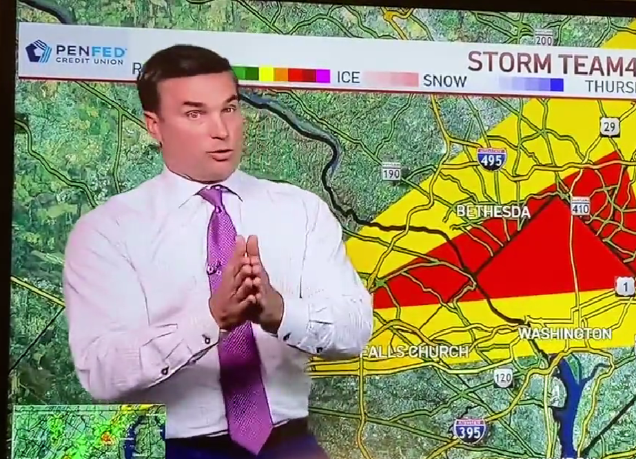 Meteorólogo llama a sus hijos en plena transmisión para advertirles de un tornado