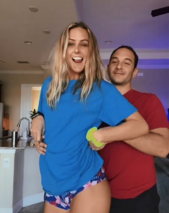 *Final inesperado* Mujer regala un trío a su esposo y la invitada termina embarazada