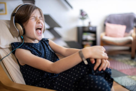 8 canciones que seguro escuchaste de niño y no sabías de qué hablaban