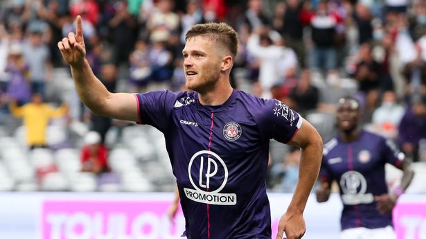 Rhys Healey del Toulouse