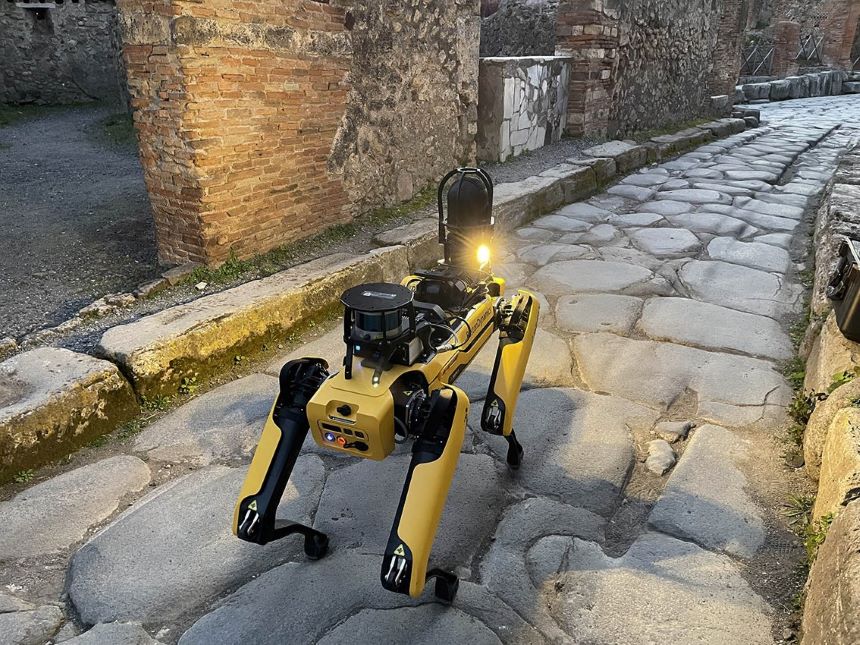 ¡Estrenando chamba! Spot, el perro-robot ahora vigila las ruinas de Pompeya, Italia