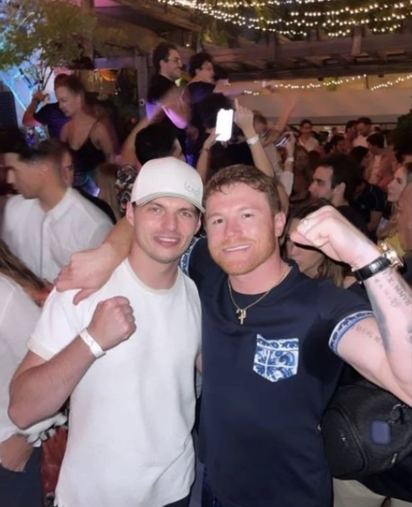 El día en que Checo encontró desnudo a Max Verstappen tras una carrera de Fórmula 1