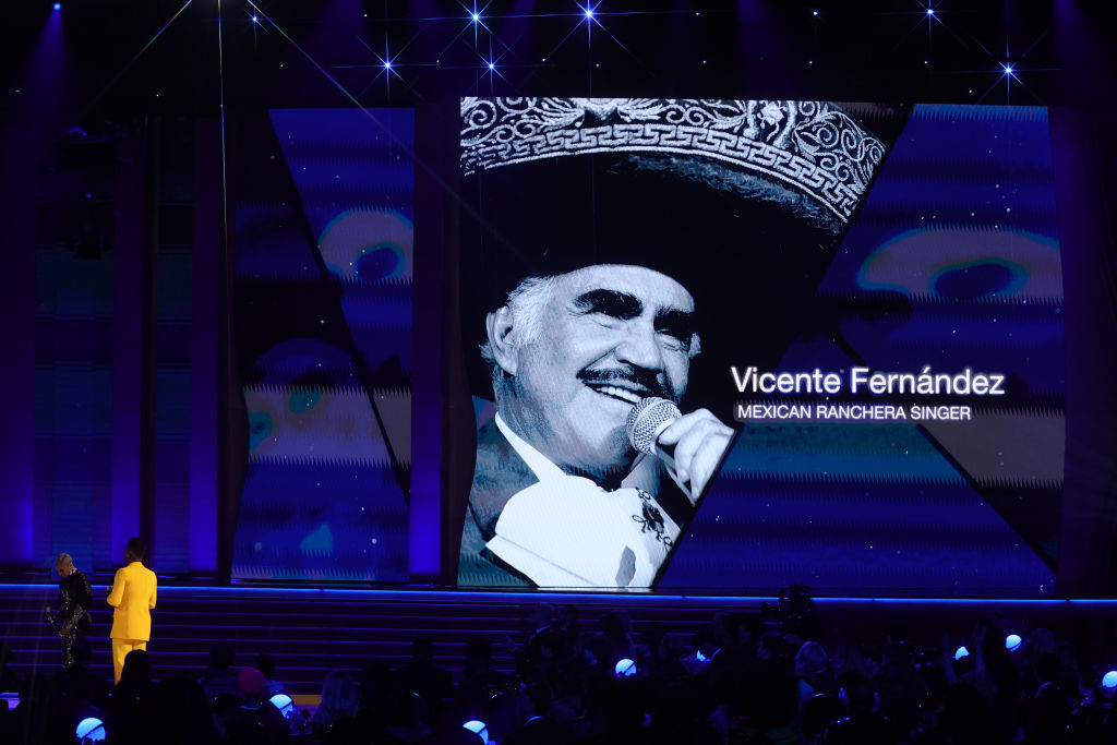 Imagen de Vicente Fernández durante el In Memoriam de los Grammy 2022