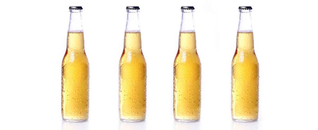 Botellas de cerveza clara