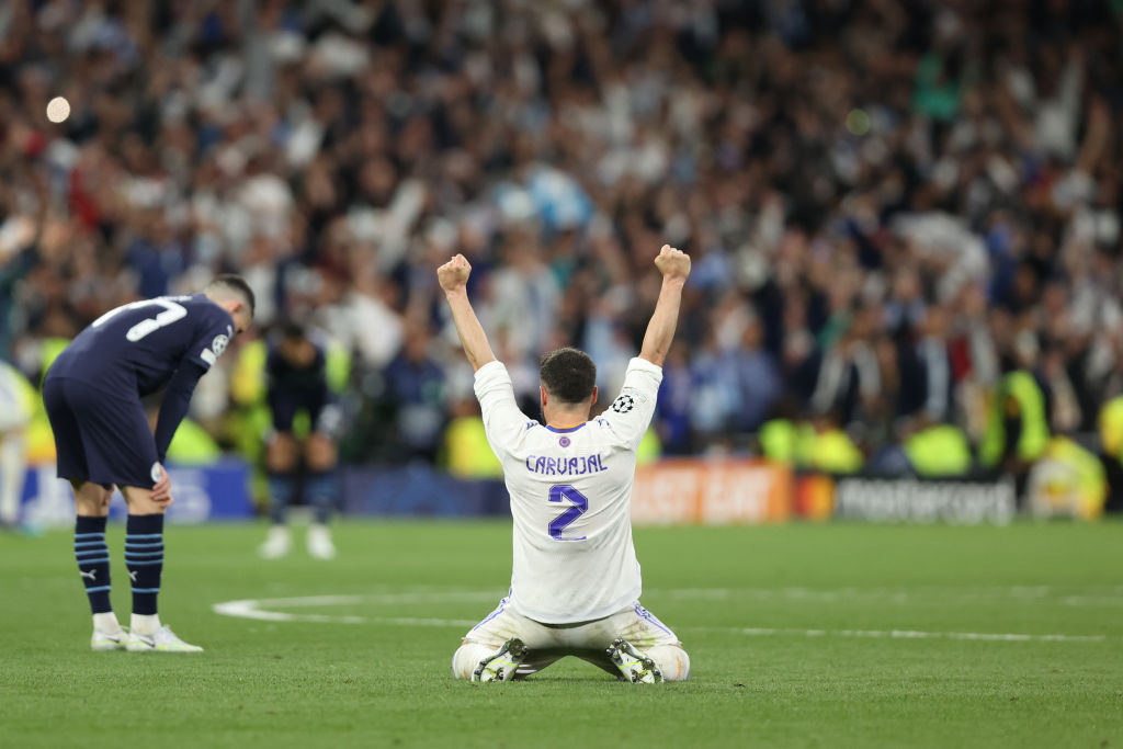 Dani Carvajal celebra la clasificación del Real Madrid en Champions League